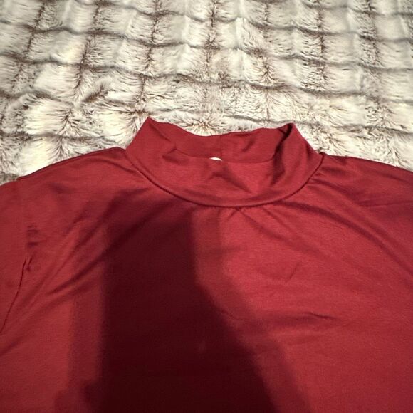 Elegant Red Women's Gaze Top Size Small - Picture 2 of 3